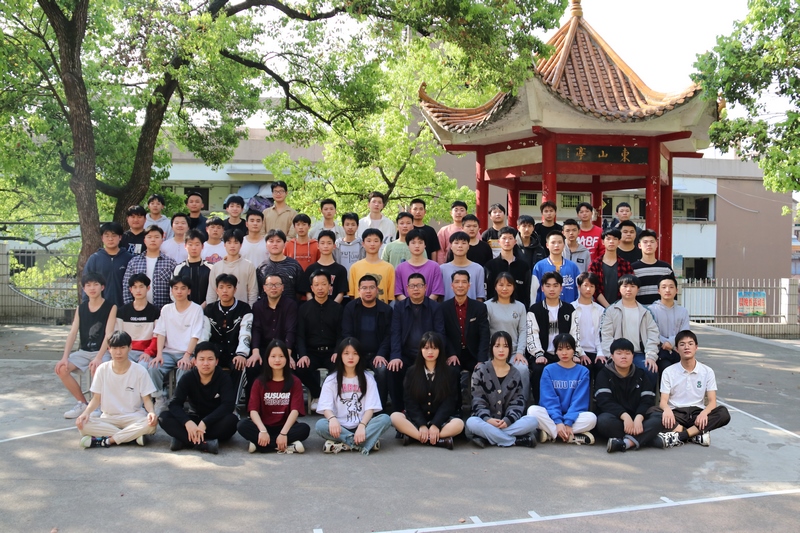 邵陽市華龍中學(xué),邵陽中學(xué)教育,高中教育,師資雄厚,名優(yōu)教師 邵陽市華龍中學(xué),邵陽中學(xué)教育,高中教育,師資雄厚,名優(yōu)教師